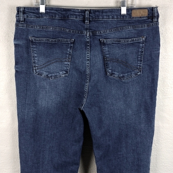 Fat Face UK Women Chesham Girlfriend Blue Dark Wash High Rise Straight Leg Jean - Picture 10 of 14